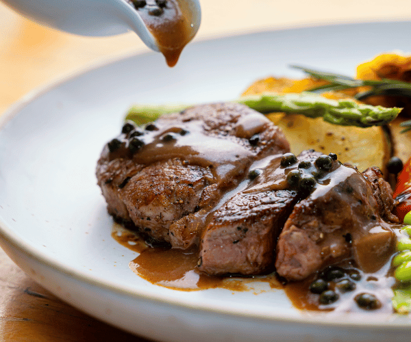 Pavé de boeuf Sauce Moutarde aux Epices de Noël - Domaine des Terres Rouges